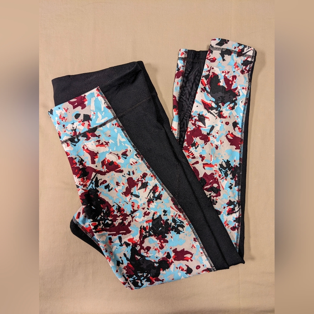 Under Armour Multicolor Patterned 7/8 Length Leggings- Size Medium